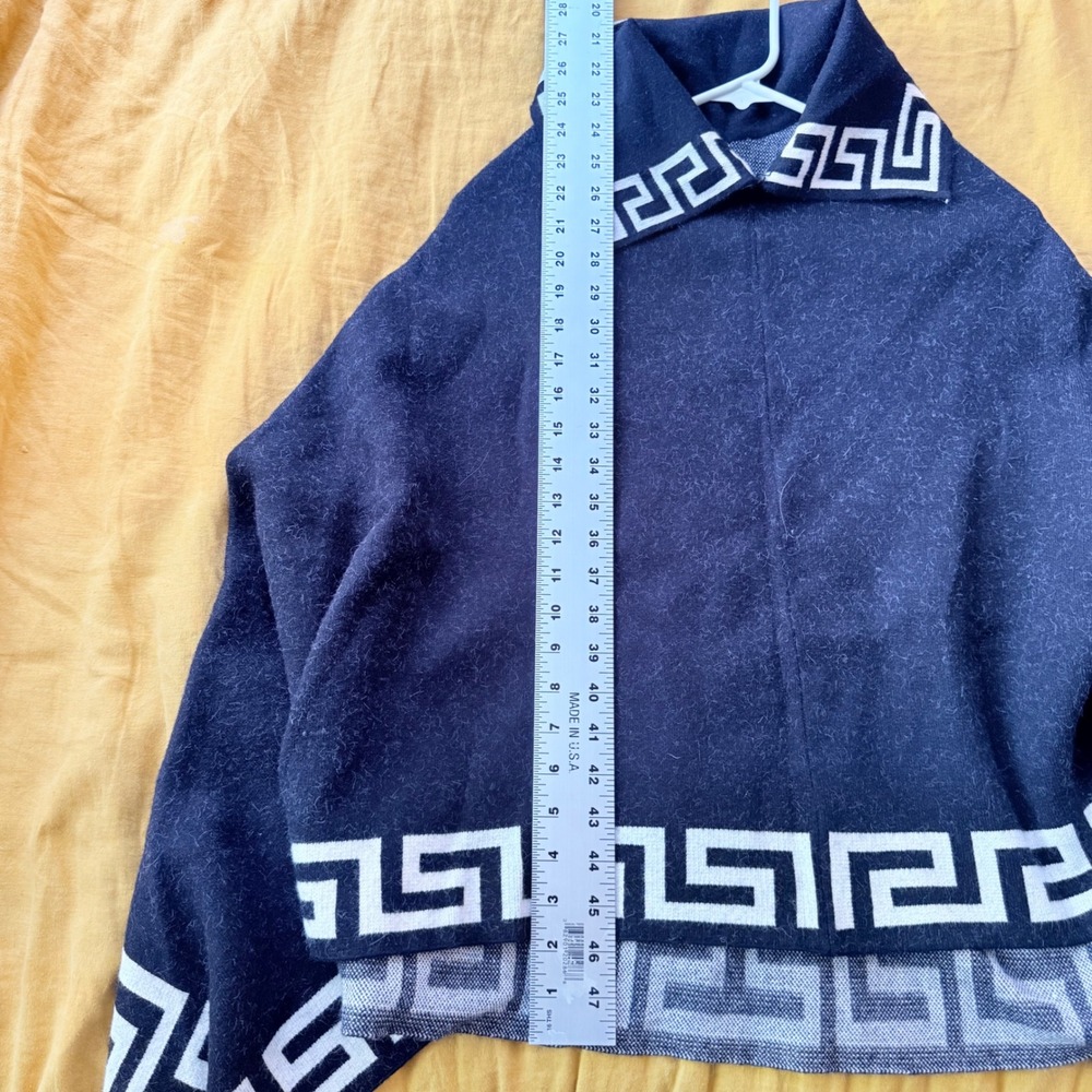 Givenchy Cashmere Silk Greek Key Knit Poncho Black White Made in Italy - Picture 6 of 6